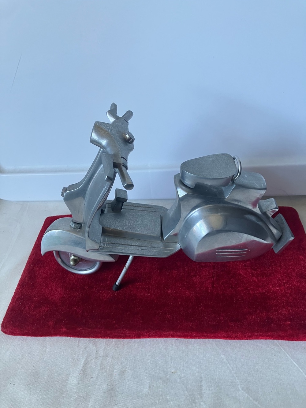 Vintage Style Heavy Metal Vespa 125U Scooter Desktop Sculpture Figure Decor.